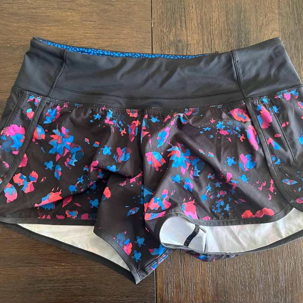 Lululemon shorts size 6